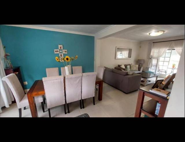4 BEDROOM TOWNHOUSE FOR SALE IN BASSONIA
